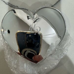 Huda Beauty Mirror Compact